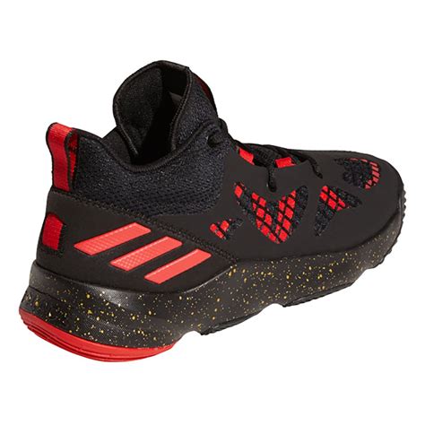 adidas basketbal schoenen.